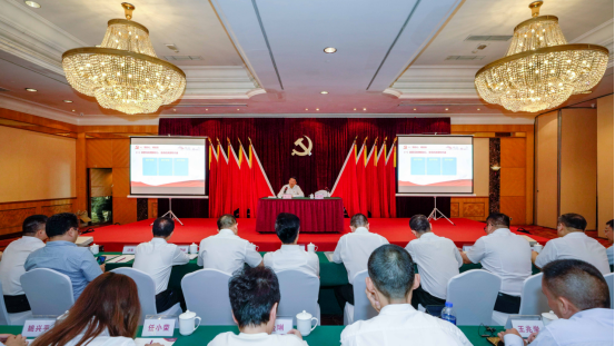 尊龙凯时集团任丁书记带头讲授“不忘初心、牢记使命”主题教育专题党课