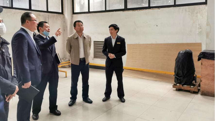 集团党委书记、董事长任丁会见川酒集团董事长曹勇一行